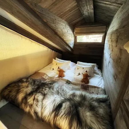 Chalet Lodge,
