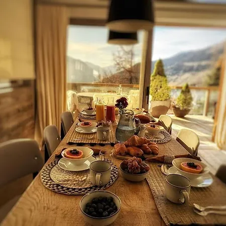 Chalet Lodge, * 韦尔比耶