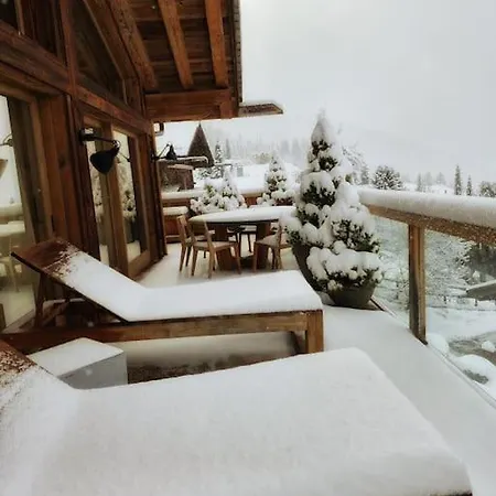 Chalet Lodge, * 韦尔比耶