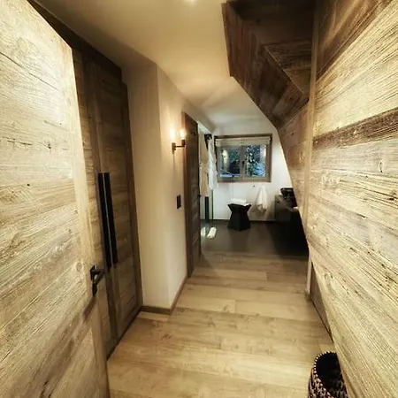 木屋 Chalet Lodge, *