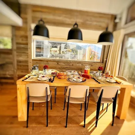 Chalet Lodge, *